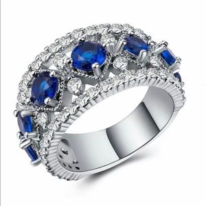 CLEARANCE!! NWT White and Blue Sapphire Ring sz 6